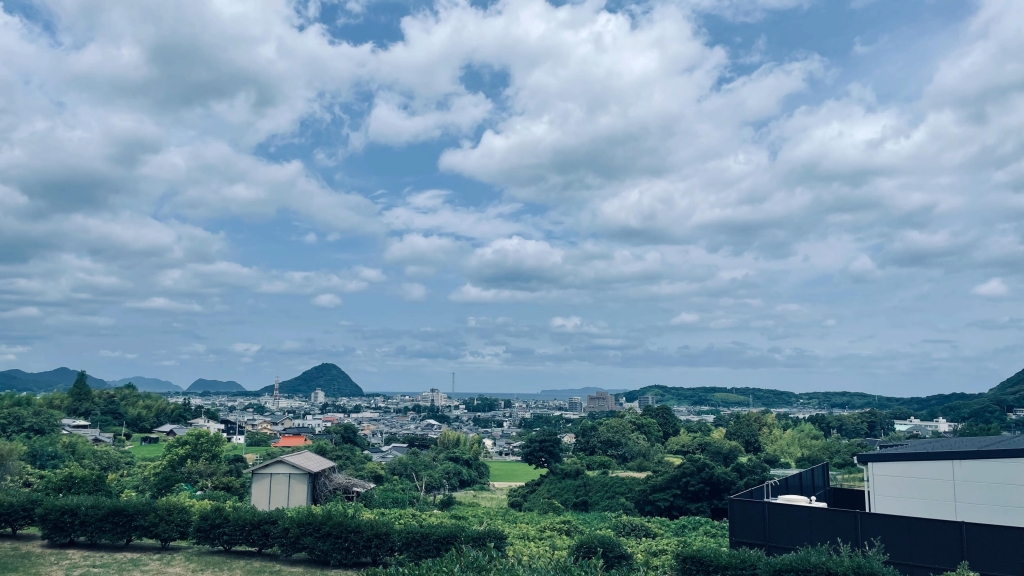 A storm surge advisory is in effect on the Sea of Japan side!